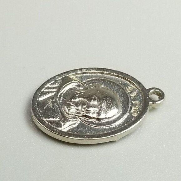 Vintage Saint Pio Oval Silver Tone Pendant Charm Medallion, Religious Cross - Picture 3 of 8